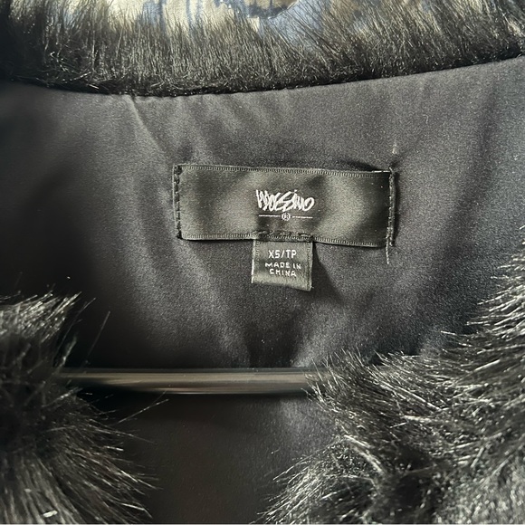 Black Faux Fur Vest - Picture 5 of 6